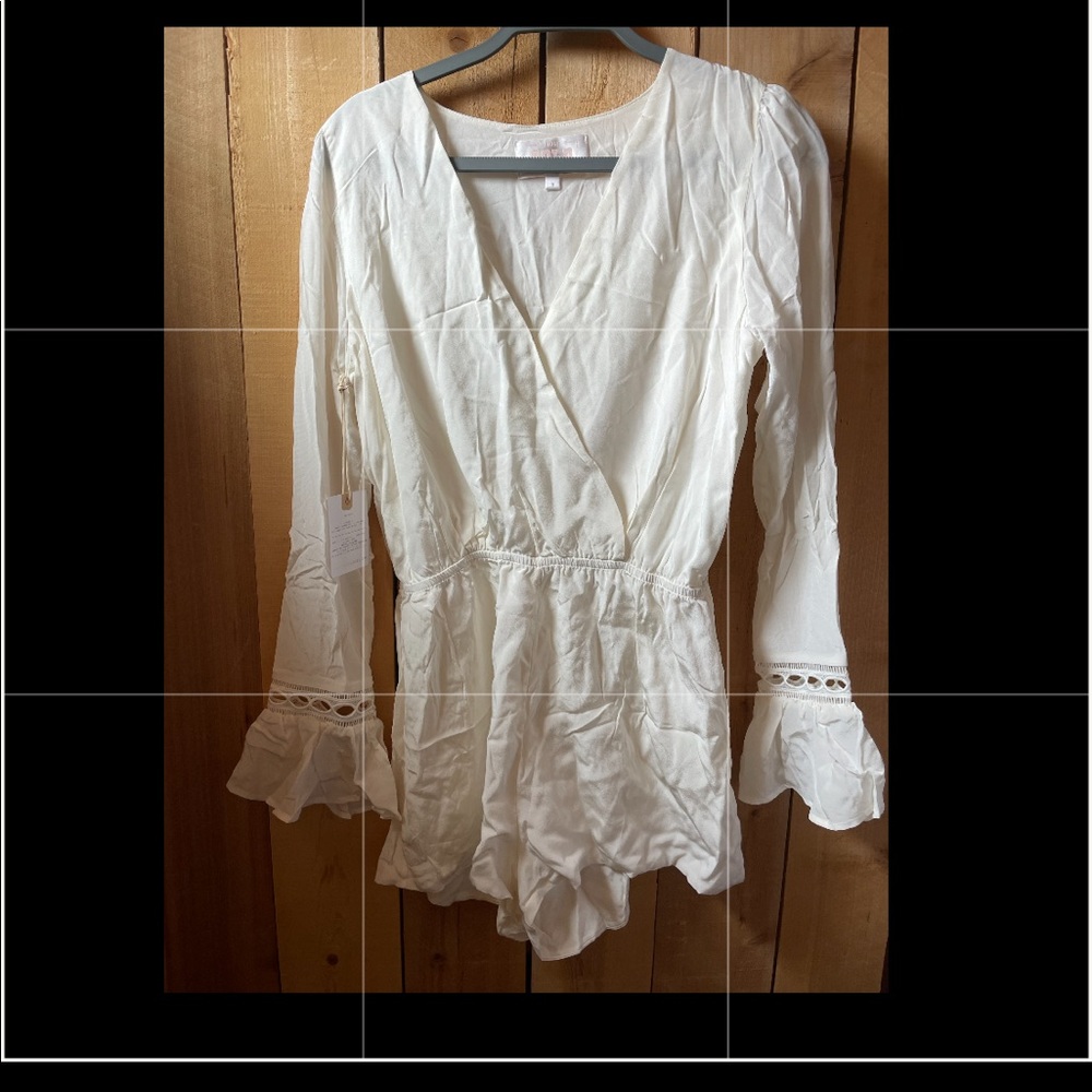 Stone Cold Fox Romper/Jumper white size 3 (NOT a size 4)!